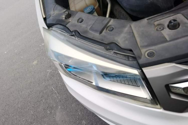 Used CHANGAN CS75 2014 1.8T Automatic Prestige Model China IV Standard Right Front Headlight