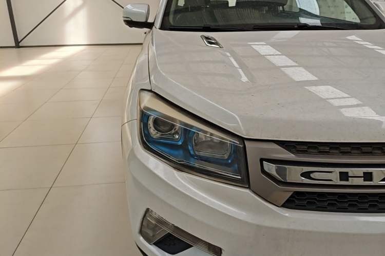 Used CHANGAN CS75 2014 2.0L Manual Leading Version China IV Standard Right Front Headlight