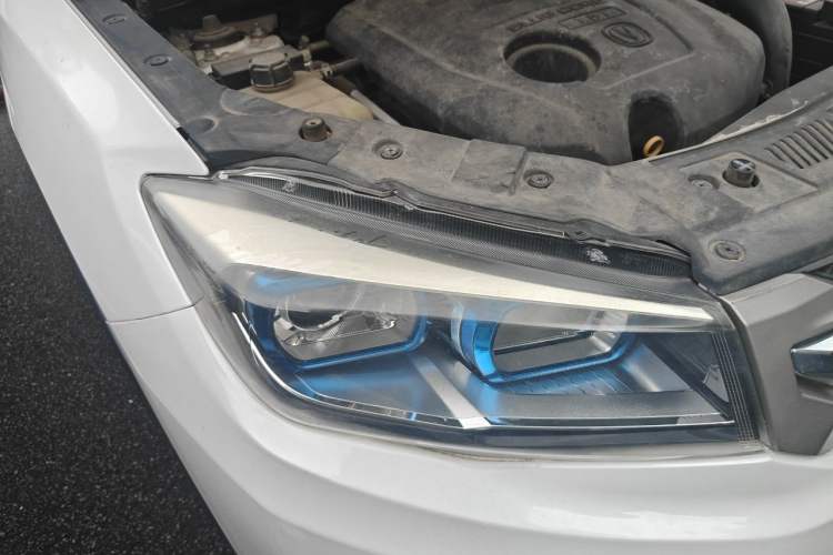 Used CHANGAN CS75 2014 1.8T Automatic Prestige Model China IV Standard Right Front Headlight
