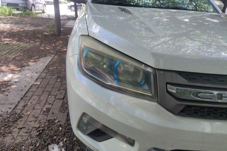 Used CHANGAN CS75 2014 2.0L Manual Luxury Version China V Standard Right Front Headlight