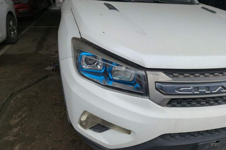 Used CHANGAN CS75 2014 1.8T Automatic Elite Model China IV Standard Right Front Headlight