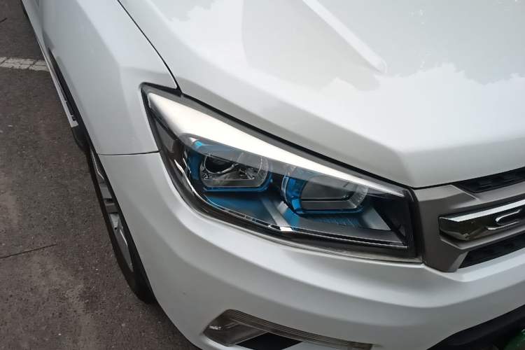 Used CHANGAN CS75 2014 1.8T Automatic Prestige Model China IV Standard Right Front Headlight