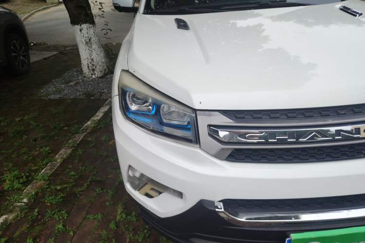 Used CHANGAN CS75 2014 1.8T Automatic Elite Model China IV Standard Right Front Headlight