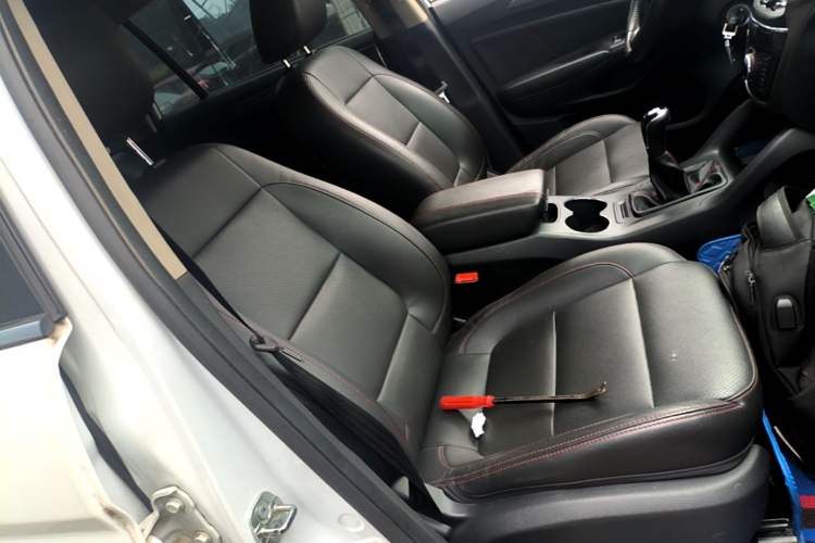 Used CHANGAN CS75 2014 2.0L Manual Luxury Version China IV Standard Right Front Seat