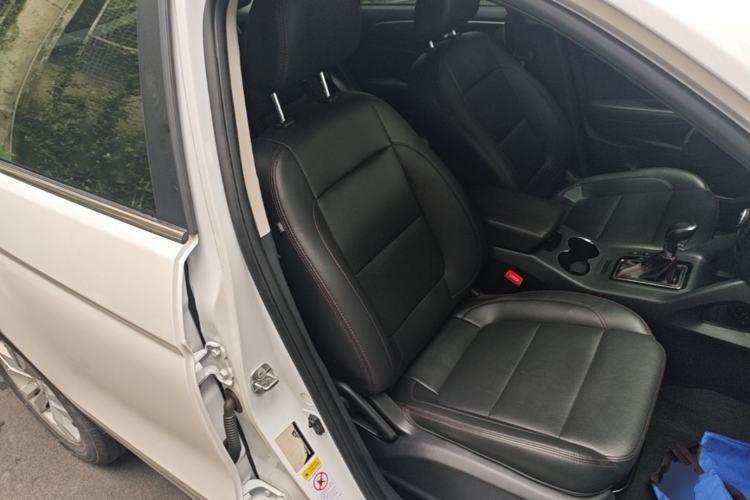 Used CHANGAN CS75 2014 1.8T Automatic Elite Model China IV Standard Right Front Seat