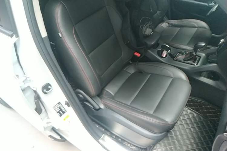Used CHANGAN CS75 2014 1.8T Automatic Elite Model China IV Standard Right Front Seat