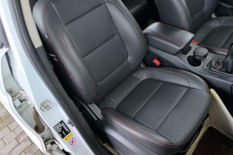 Used CHANGAN CS75 2014 2.0L Manual Luxury Version China IV Standard Right Front Seat