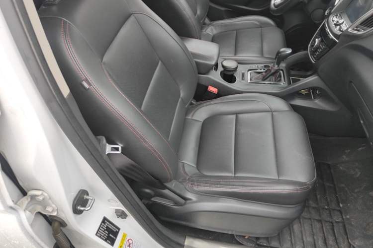 Used CHANGAN CS75 2014 1.8T Automatic Elite Version China V Standard Right Front Seat