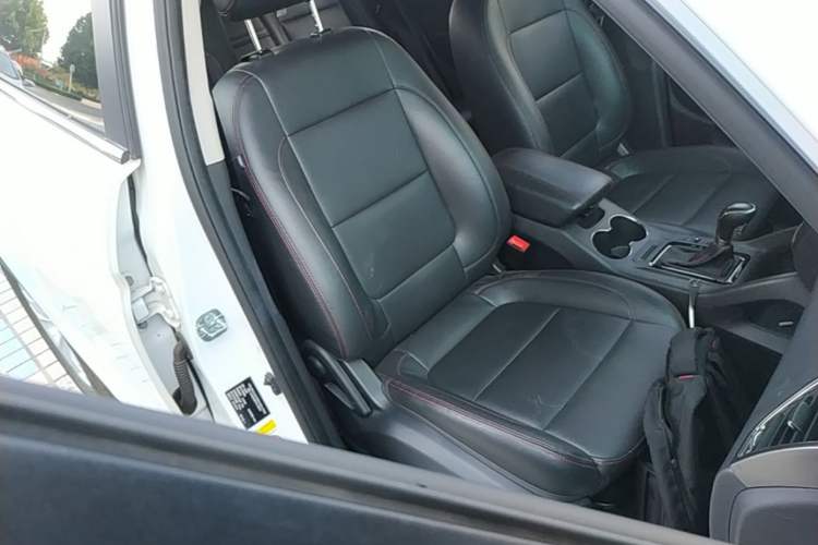 Used CHANGAN CS75 2014 1.8T Automatic Elite Model China IV Standard Right Front Seat