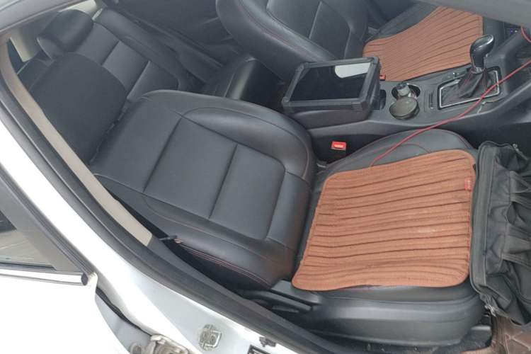 Used CHANGAN CS75 2014 1.8T Automatic Elite Version China V Standard Right Front Seat