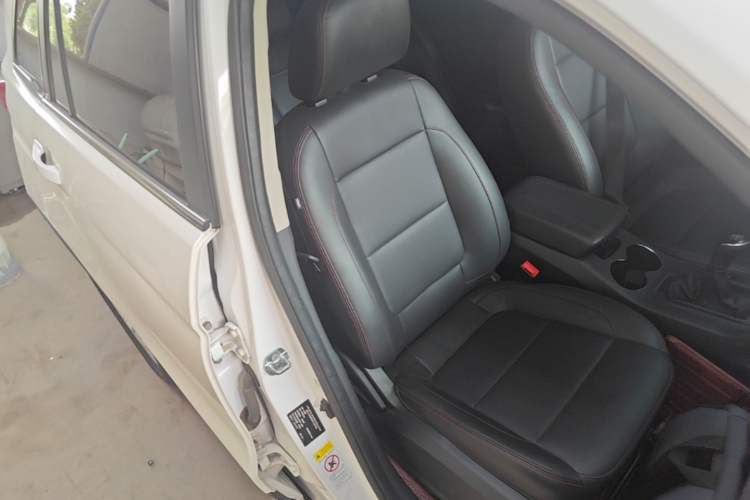 Used CHANGAN CS75 2014 2.0L Manual Luxury Version China IV Standard Right Front Seat