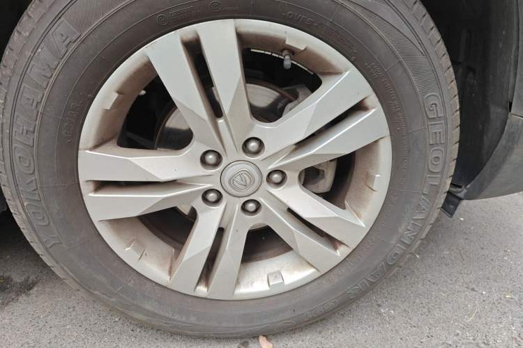 Used CHANGAN CS75 2014 2.0L Manual Leading Version China IV Standard Right Front Wheel Hub