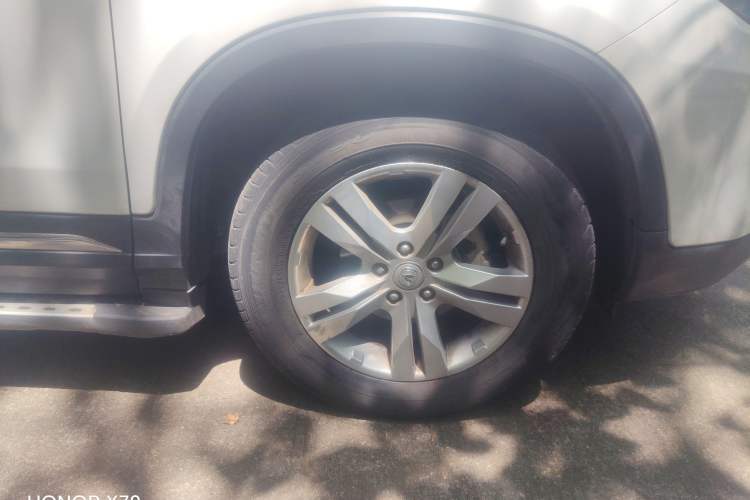 Used CHANGAN CS75 2014 2.0L Manual Luxury Version China IV Standard Right Front Wheel Hub
