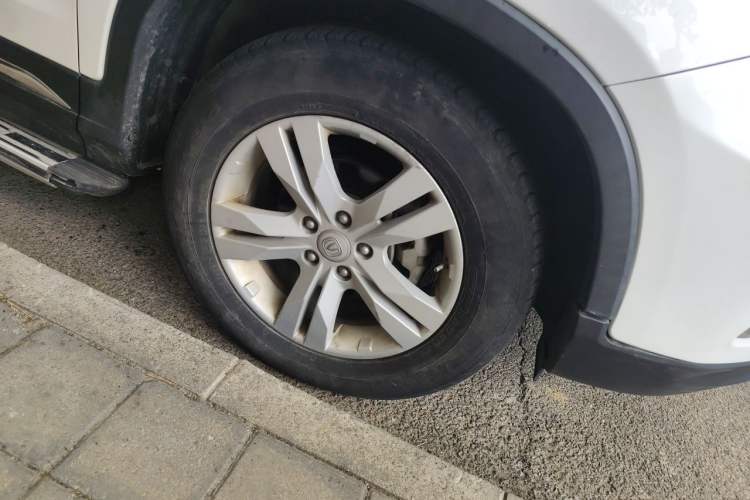 Used CHANGAN CS75 2014 1.8T Automatic Elite Model China IV Standard Right Front Wheel Hub