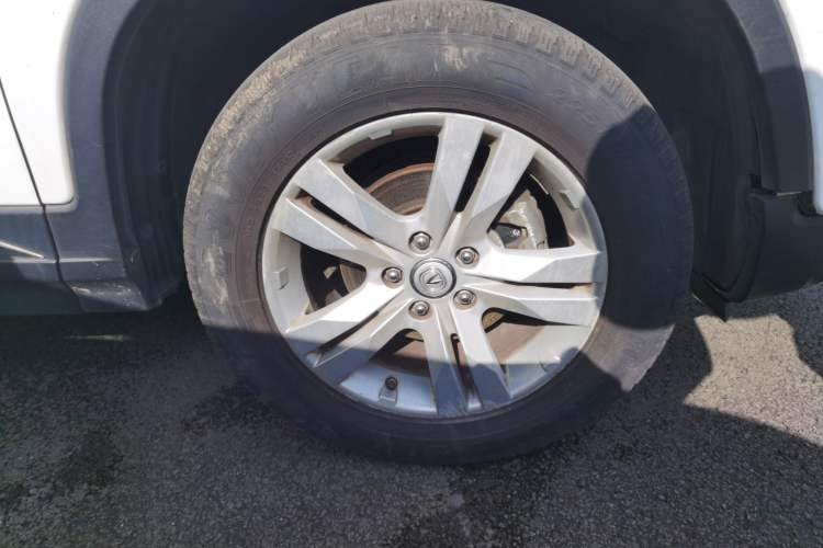 Used CHANGAN CS75 2014 1.8T Automatic Elite Model China IV Standard Right Front Wheel Hub