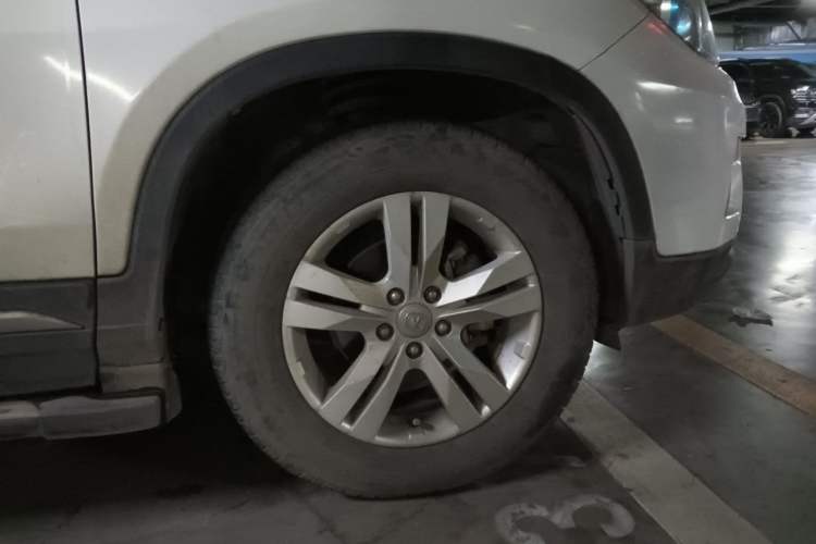 Used CHANGAN CS75 2014 2.0L Manual Luxury Version China IV Standard Right Front Wheel Hub