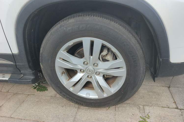 Used CHANGAN CS75 2014 1.8T Automatic Elite Model China IV Standard Right Front Wheel Hub