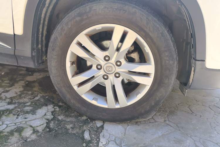 Used CHANGAN CS75 2014 2.0L Manual Leading Version China IV Standard Right Front Wheel Hub