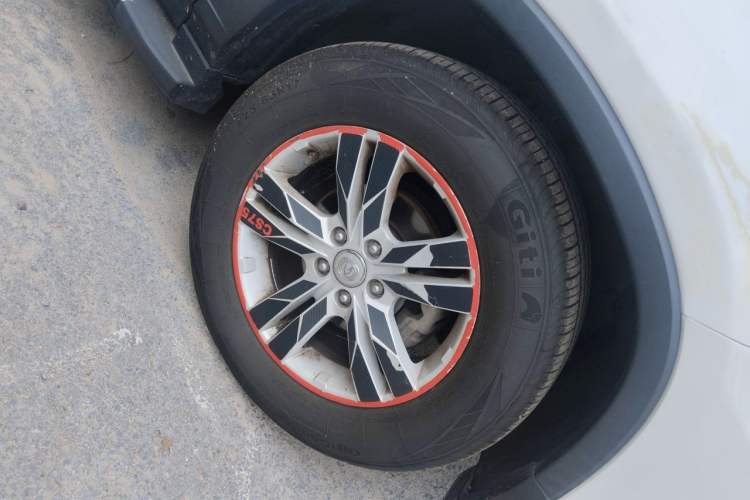 Used CHANGAN CS75 2014 1.8T Automatic Elite Model China IV Standard Right Front Wheel Hub