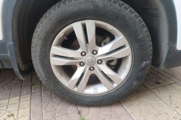 Used CHANGAN CS75 2014 1.8T Automatic Elite Model China IV Standard Right Front Wheel Hub