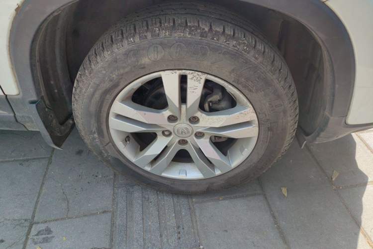Used CHANGAN CS75 2014 2.0L Manual Luxury Version China IV Standard Right Front Wheel Hub