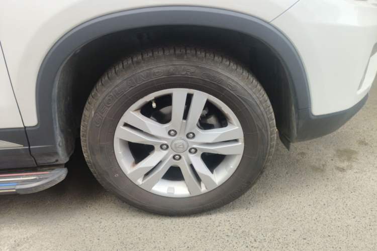 Used CHANGAN CS75 2014 2.0L Manual Leading Version China IV Standard Right Front Wheel Hub