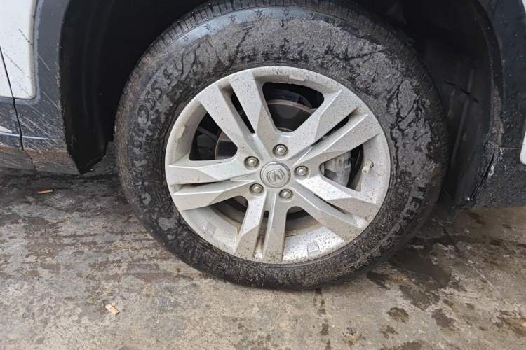 Used CHANGAN CS75 2014 2.0L Manual Leading Version China IV Standard Right Front Wheel Hub