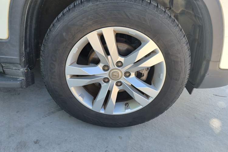 Used CHANGAN CS75 2014 2.0L Manual Luxury Version China IV Standard Right Front Wheel Hub