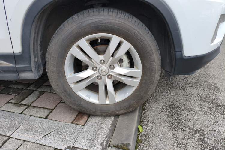 Used CHANGAN CS75 2014 2.0L Manual Luxury Version China IV Standard Right Front Wheel Hub