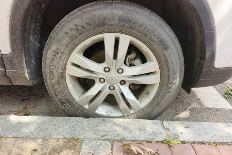 Used CHANGAN CS75 2014 2.0L Manual Luxury Version China IV Standard Right Front Wheel Hub