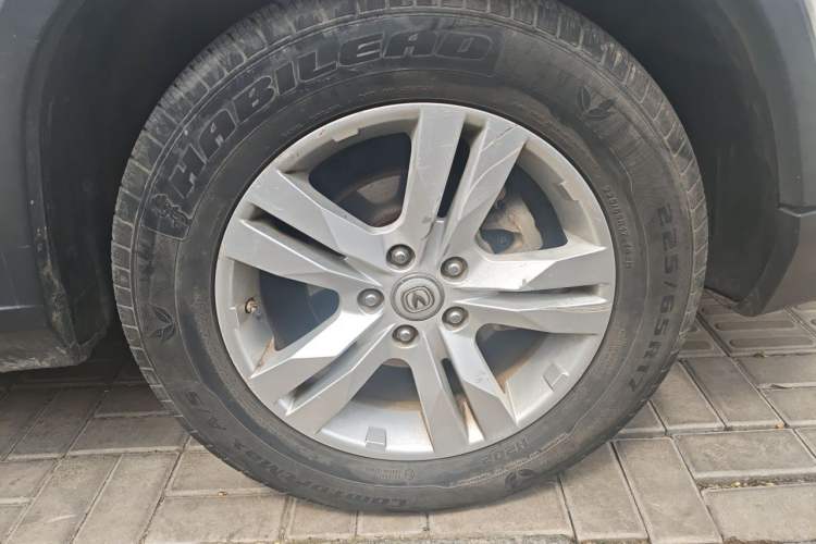 Used CHANGAN CS75 2014 2.0L Manual Luxury Version China IV Standard Right Front Wheel Hub