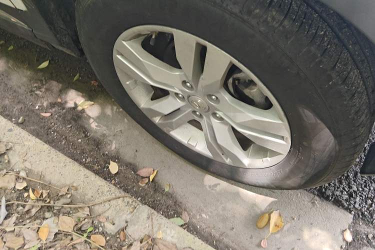 Used CHANGAN CS75 2014 1.8T Automatic Prestige Model China IV Standard Right Front Wheel Hub