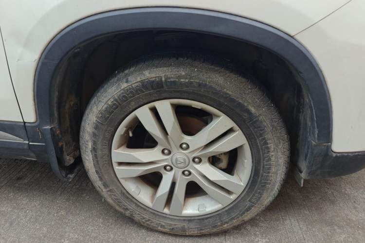 Used CHANGAN CS75 2014 2.0L Manual Luxury Version China IV Standard Right Front Wheel Hub
