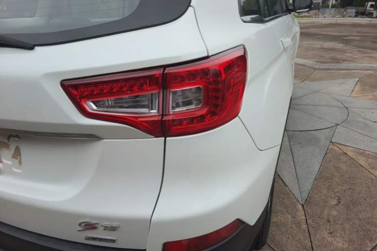 Used CHANGAN CS75 2014 1.8T Automatic Elite Model China IV Standard Right Rear Taillight
