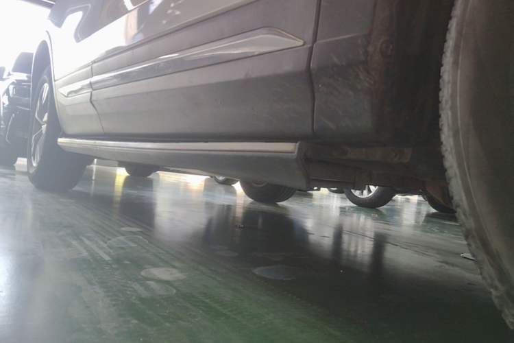 Used CHANGAN CS75 2014 1.8T Automatic Elite Version China V Standard Right Side Sill