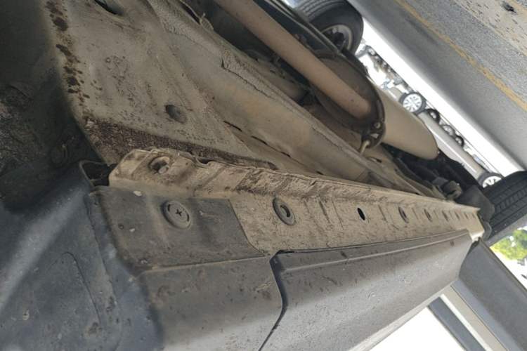 Used CHANGAN CS75 2014 1.8T Automatic Elite Version China V Standard Right Side Sill