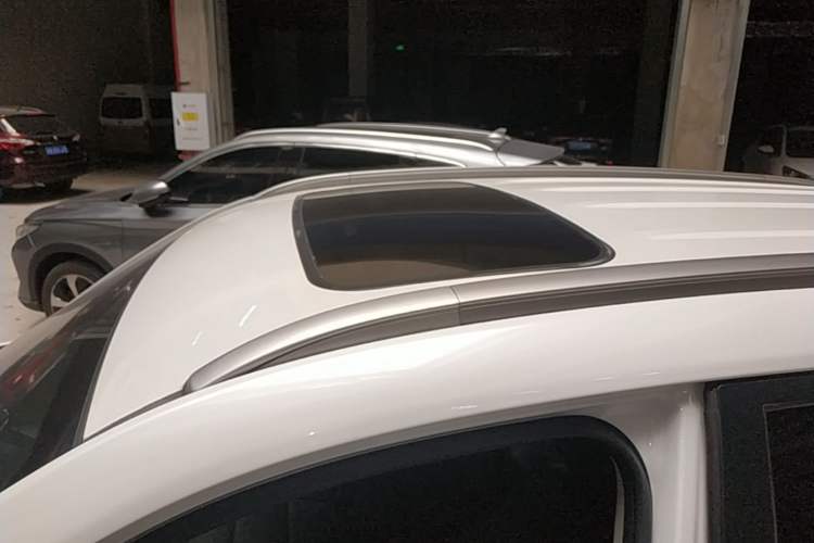 Used CHANGAN CS75 2014 1.8T Automatic Elite Model China IV Standard Roof