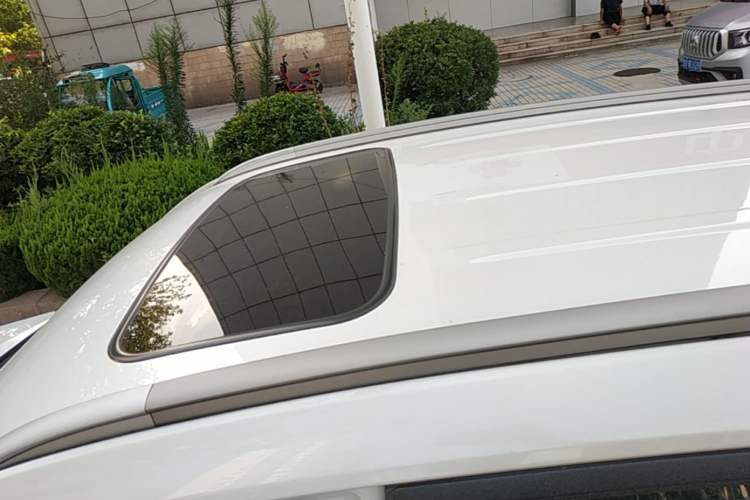 Used CHANGAN CS75 2014 1.8T Automatic Elite Model China IV Standard Roof