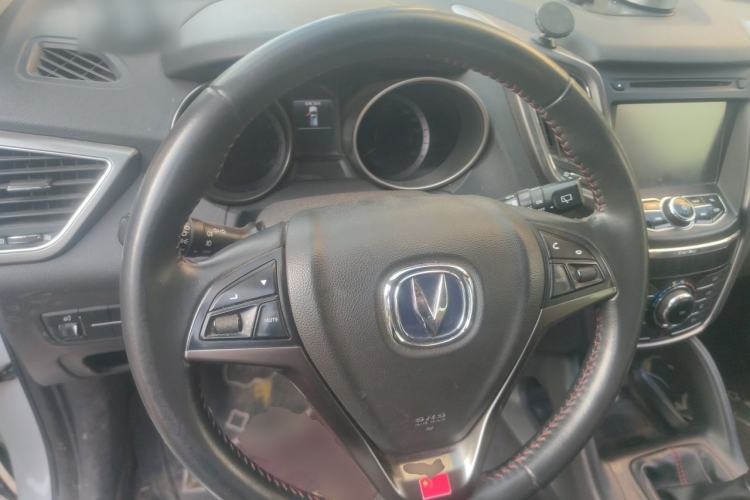 Used CHANGAN CS75 2014 2.0L Manual Luxury Version China IV Standard Steering Wheel