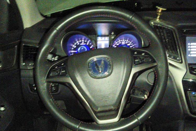 Used CHANGAN CS75 2014 2.0L Manual Luxury Version China V Standard Steering Wheel