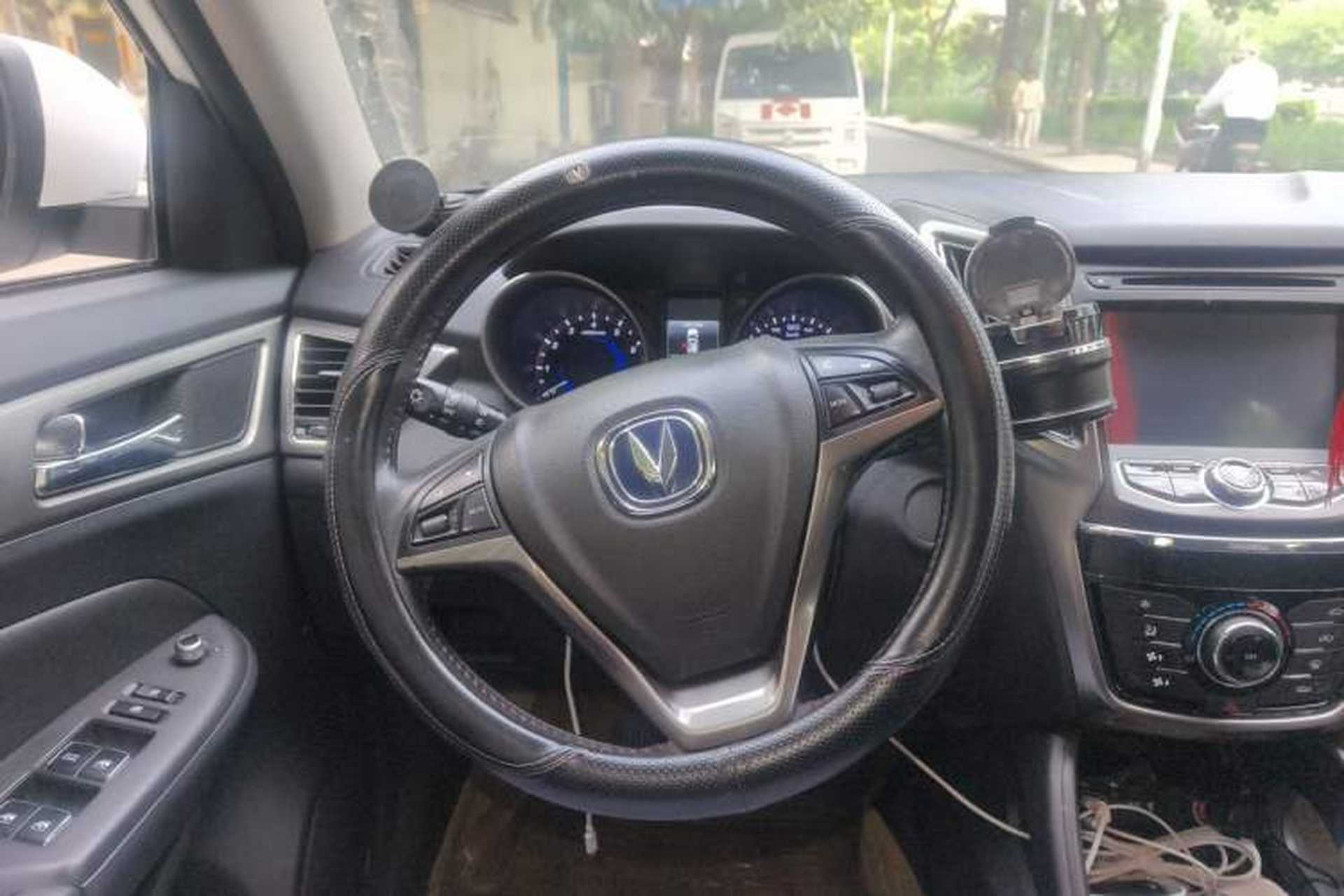 Used CHANGAN CS75 2014 2.0L Manual Luxury Version China IV Standard Steering Wheel