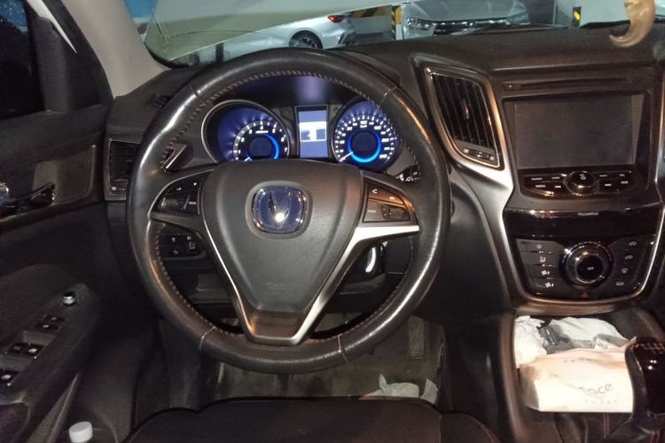 Used CHANGAN CS75 2014 2.0L Manual Luxury Version China IV Standard Steering Wheel