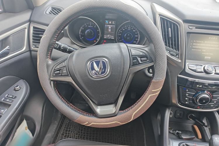 Used CHANGAN CS75 2014 2.0L Manual Leading Version China IV Standard Steering Wheel