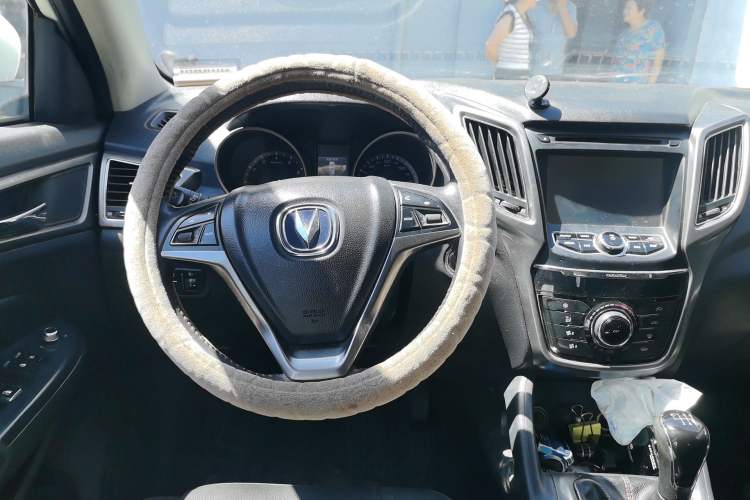 Used CHANGAN CS75 2014 2.0L Manual Leading Version China IV Standard Steering Wheel