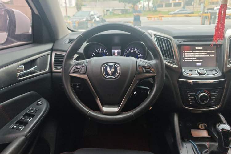 Used CHANGAN CS75 2014 2.0L Manual Luxury Version China IV Standard Steering Wheel