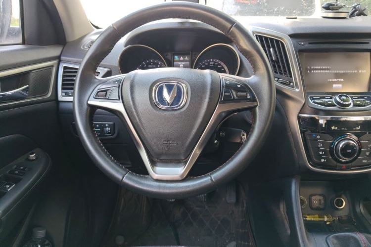 Used CHANGAN CS75 2014 2.0L Manual Luxury Version China IV Standard Steering Wheel
