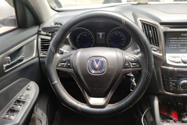 Used CHANGAN CS75 2014 2.0L Manual Luxury Version China IV Standard Steering Wheel