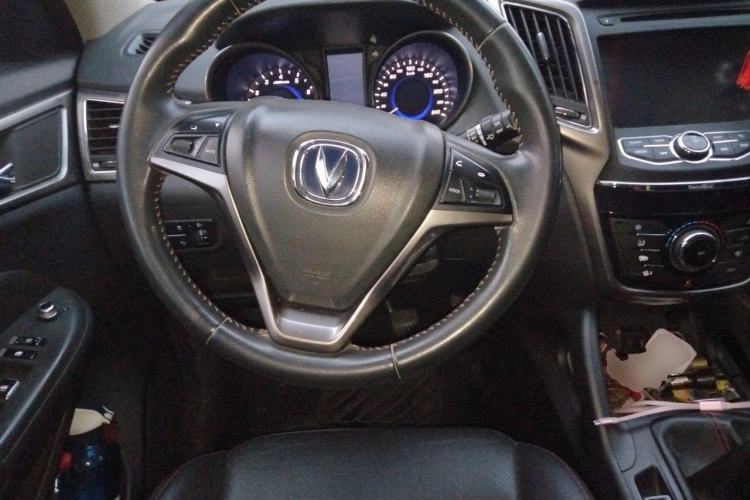 Used CHANGAN CS75 2014 2.0L Manual Luxury Version China IV Standard Steering Wheel