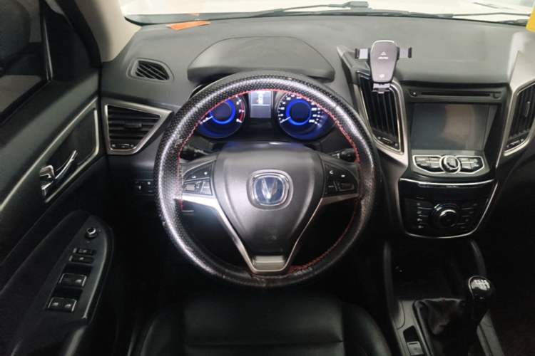 Used CHANGAN CS75 2014 2.0L Manual Leading Version China IV Standard Steering Wheel
