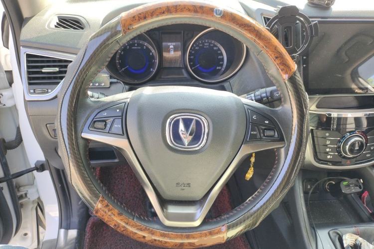 Used CHANGAN CS75 2014 2.0L Manual Luxury Version China IV Standard Steering Wheel